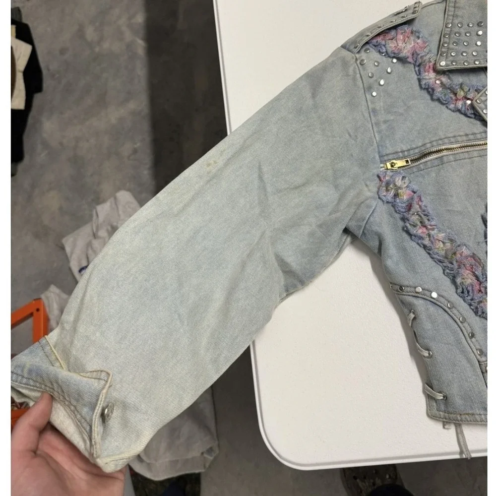 Vintage Jad's Designs Studded Lace Ruffle Denim Jacket‎ Light Wash Cropped 80s M